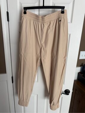 CALIA by Carrie Underwood Light Beige Elastic-Waist Jogger Pants